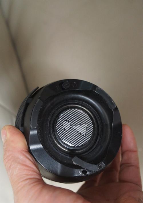 低音炮保护罩安装方法是什么？