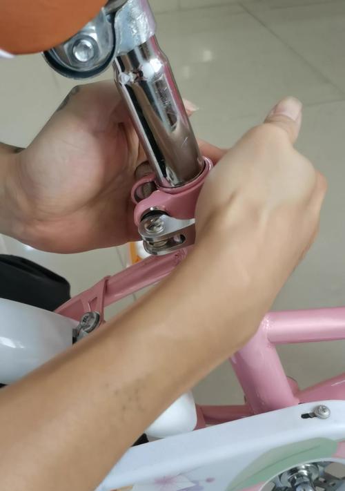 手机壳后背垫片拆卸方法是什么？如何避免损坏手机壳？