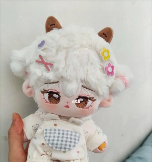 可爱羊崽手机壳怎么画？画出独特风格的步骤是什么？