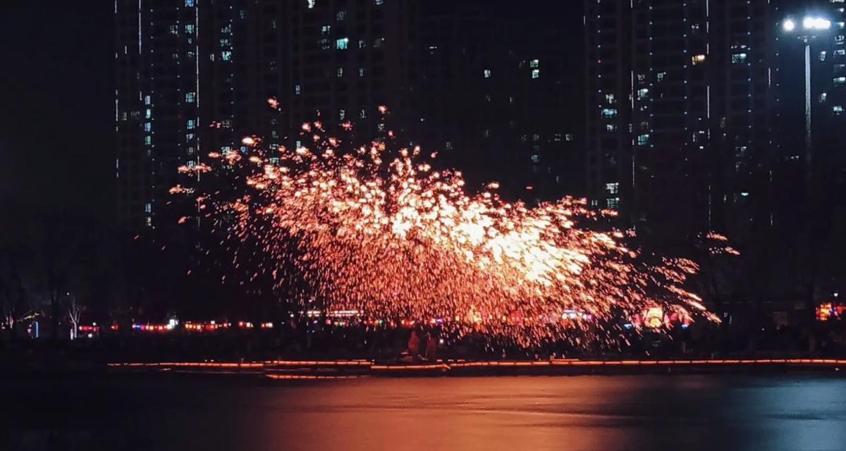 如何用佳能相机拍摄打铁花？