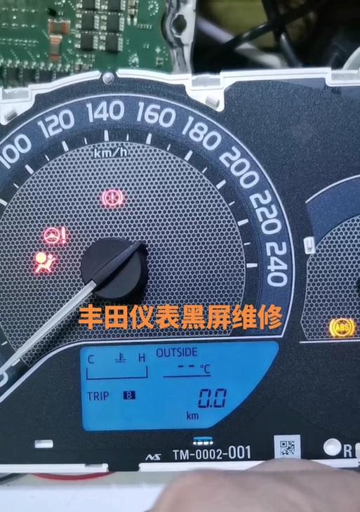 解决显示器故障的方法与技巧（排查器故障，轻松修复显示器的常见问题）