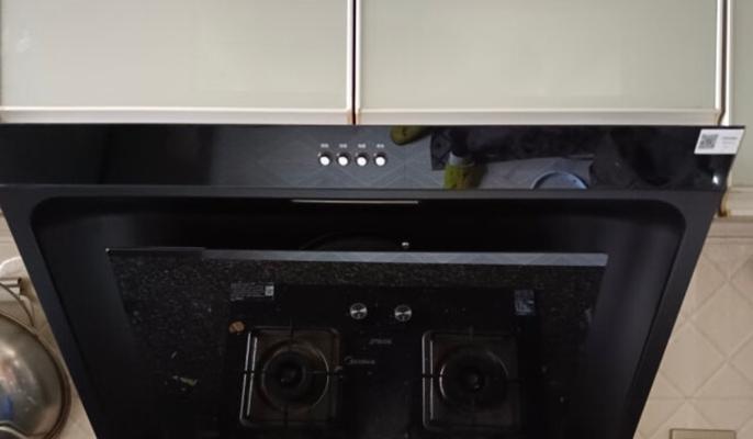 J30油烟机催装清洗方法（快速清洁，保持油烟机高效运转）