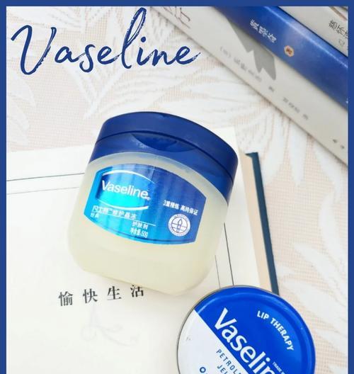 用凡士林清洗油烟机的正确方法（简单易行的凡士林清洁技巧）