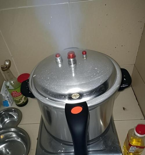高压锅旁边漏气的原因及解决方法（探究高压锅旁边漏气的原因）