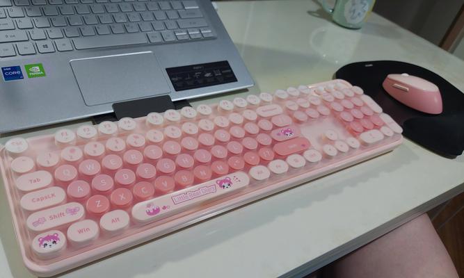 Mofii摩天手无线键盘鼠标（一款适合长时间工作的设备）