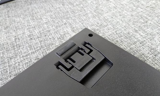 音箱金色插口使用方法是什么？图解步骤详细吗？